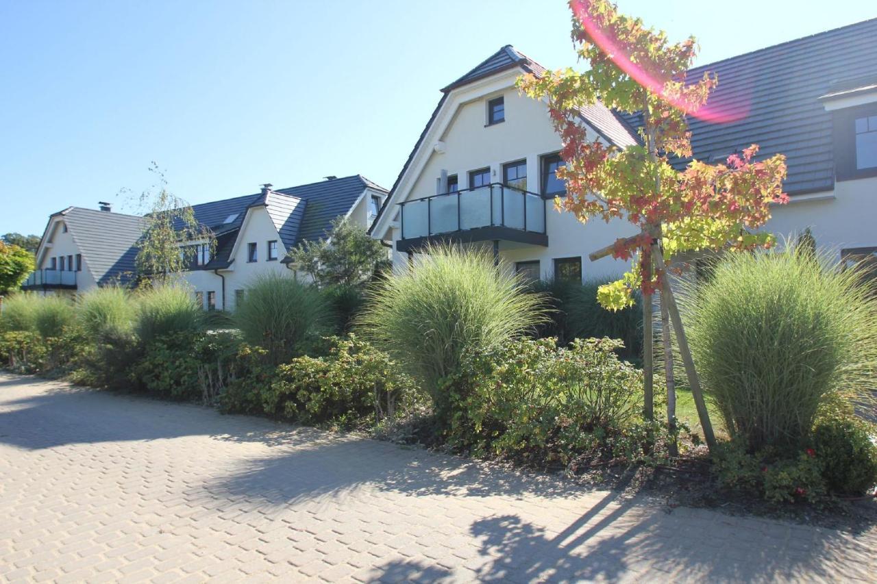 Rex Rugia: Beachside Apartment with Balcony and Spa Access Lobbe Exterior photo
